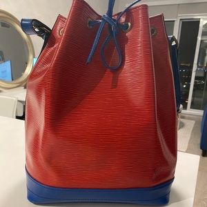 Mint Condition Louis Vuitton Noe Epi Bucket Bag